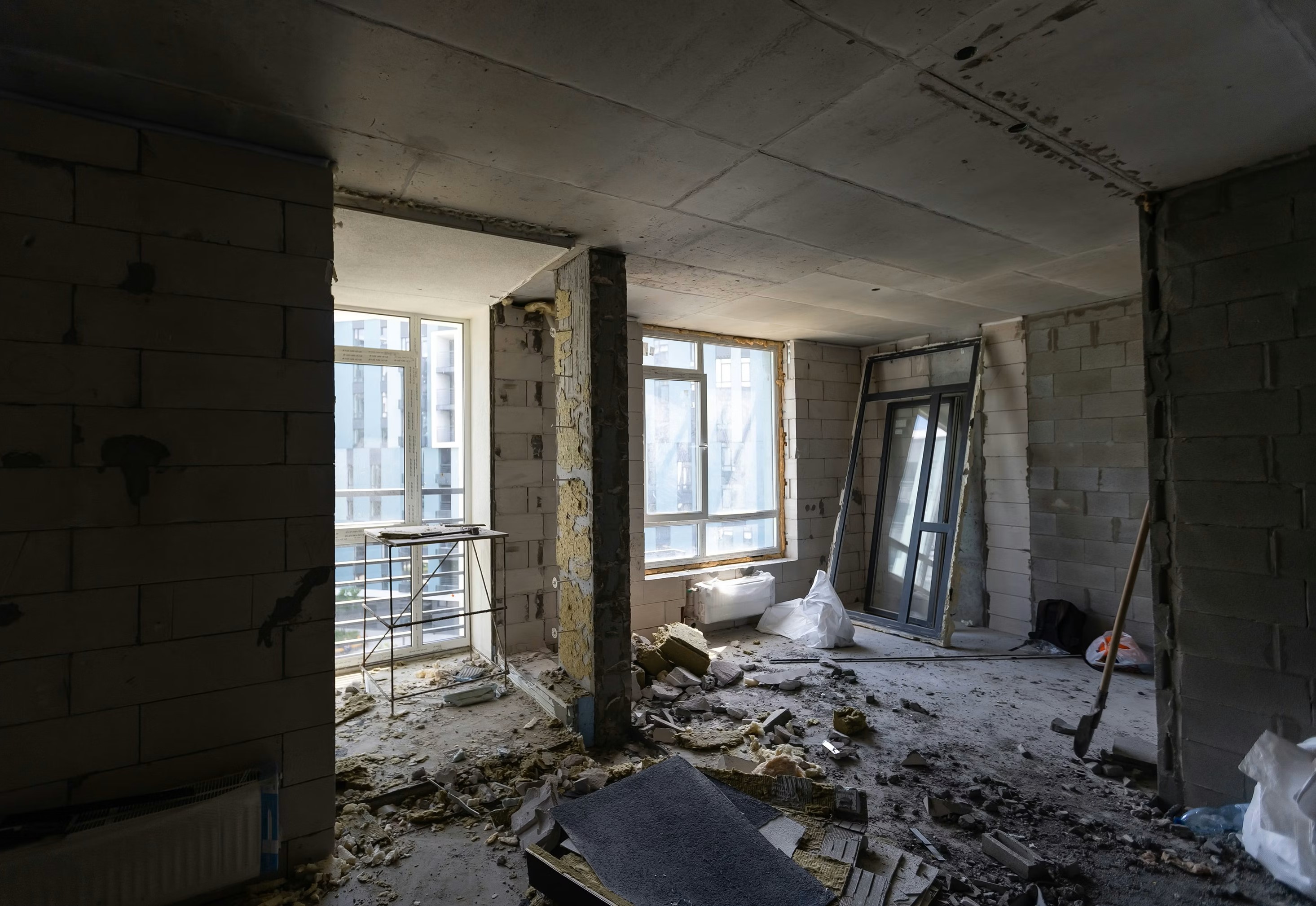 Avant rénovation appartement Nice — chantier démolition